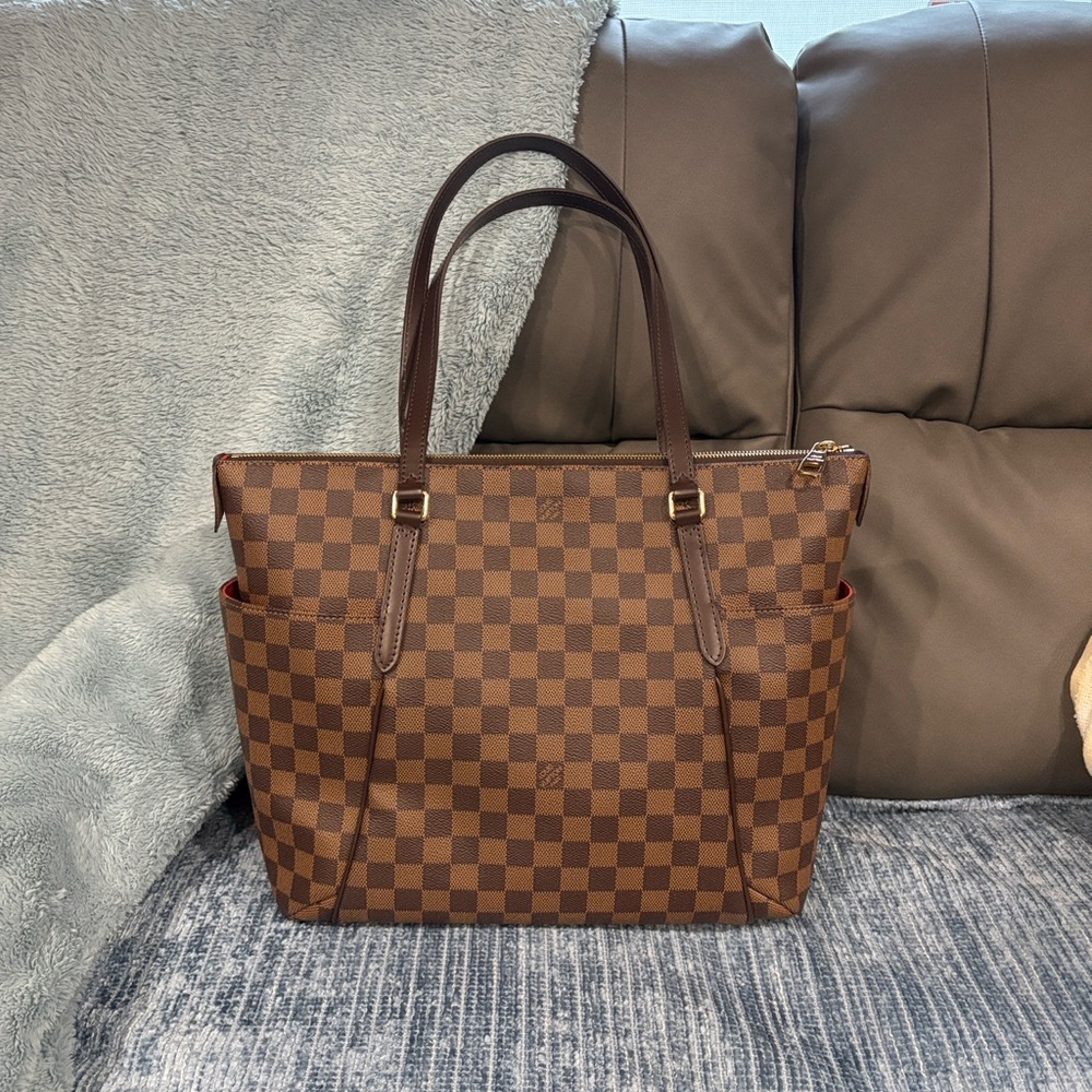 Louis Vuitton Brown Damier Ebene Totally MM